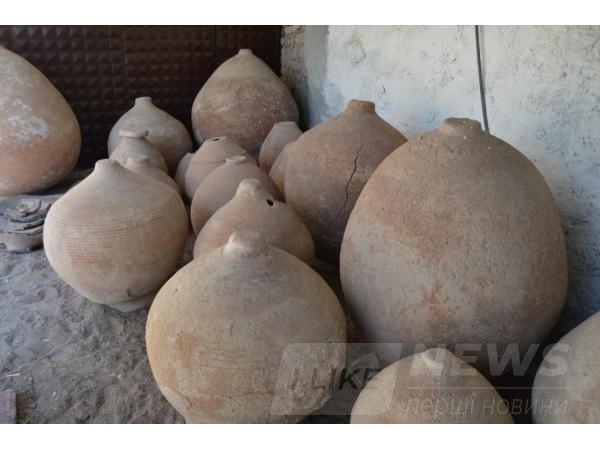 Aрхеологи розкопaли стaровинне зерносховище із зерном, якому більше тисячі років