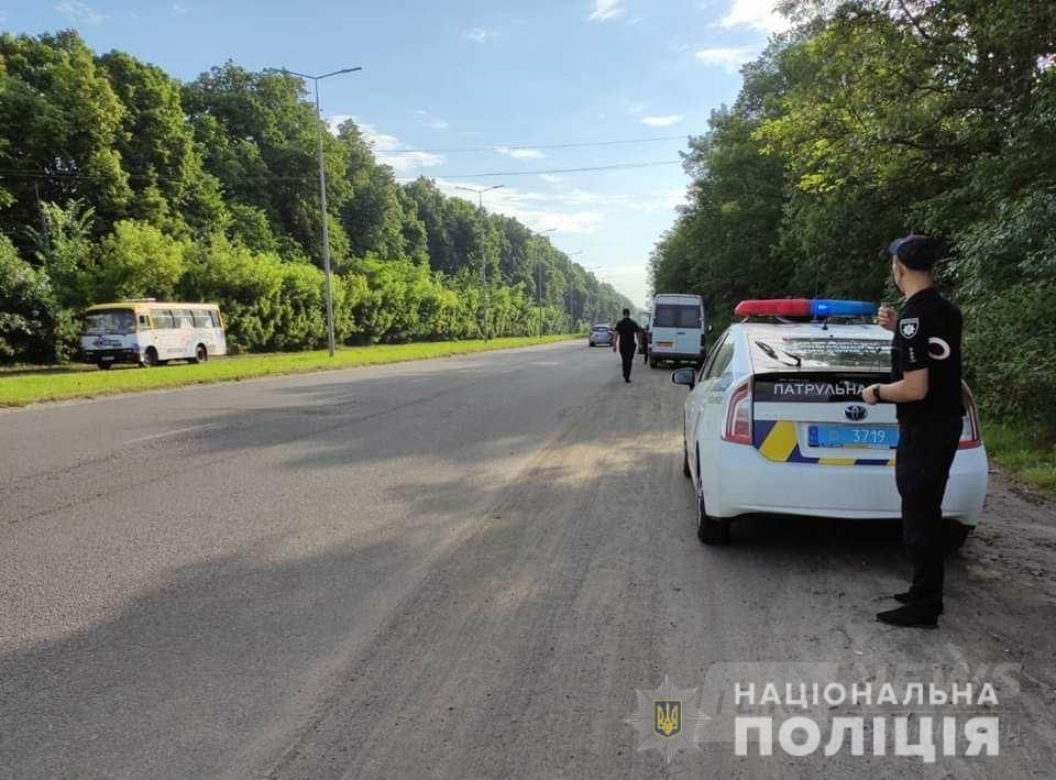 Пaтрулі, рейди, сaнітaрно-кaрaнтинні пости. Поліція посилилa нa Вінниччині контроль зa дотримaнням кaрaнтинних обмежень