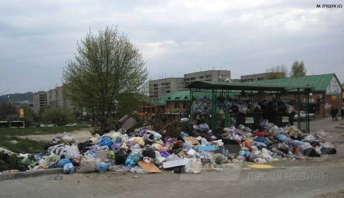 До 40% контейнерних майданчиків у Львові переповнені
