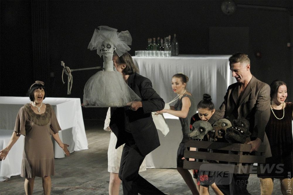 Двойра празднует свою адскую свадьбу