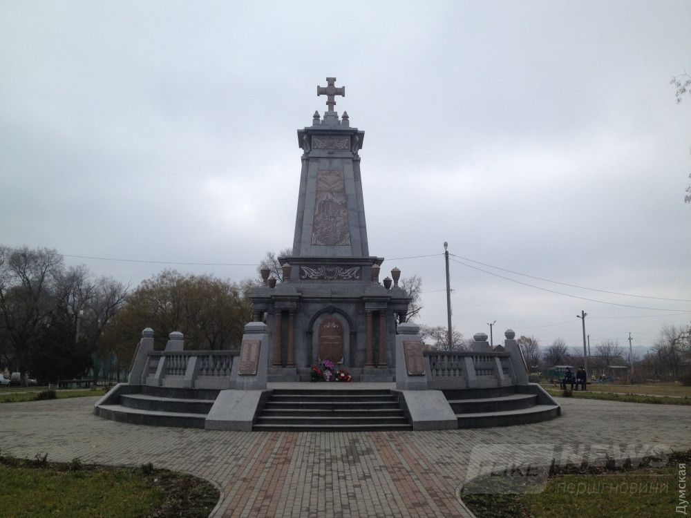 Роскошный мемориал болгарским ополченцам, участвовавшим в русско-турецкой войне 1877-1878 годов 