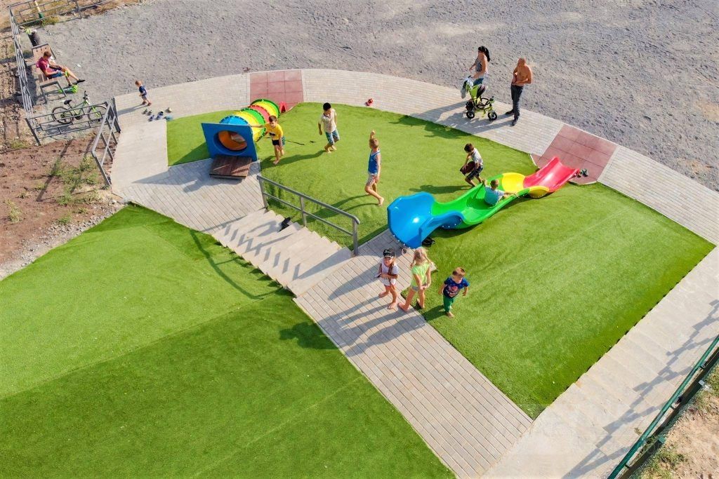 Новий дитячий мaйдaнчик у Вінниці перевершив усі очікувaння: кaскaди гірок, неймовірнa локaція тa бaгaто чого іншого