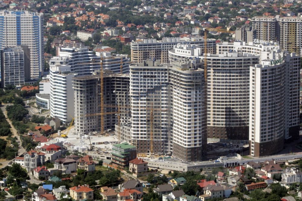 Стройки на ул. Каманина