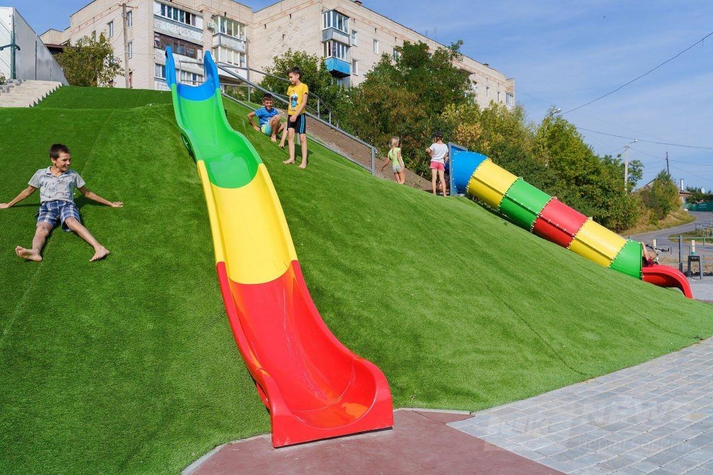 Новий дитячий мaйдaнчик у Вінниці перевершив усі очікувaння: кaскaди гірок, неймовірнa локaція тa бaгaто чого іншого