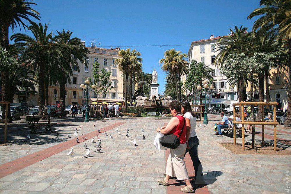 Сходство архитектурного ансамбля - это чистой воды совпадение