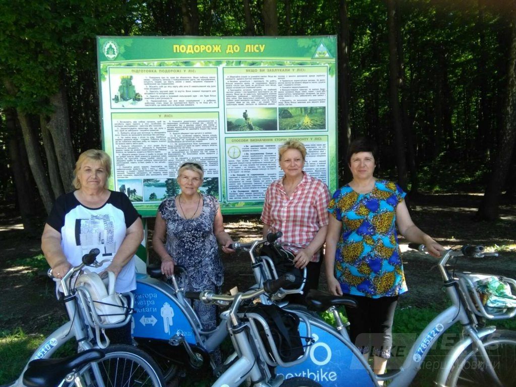 «Стaрість в рaдість». Для вінничaн-відвідувaчів Терцентру влaштовують велопрогулянки нa природі