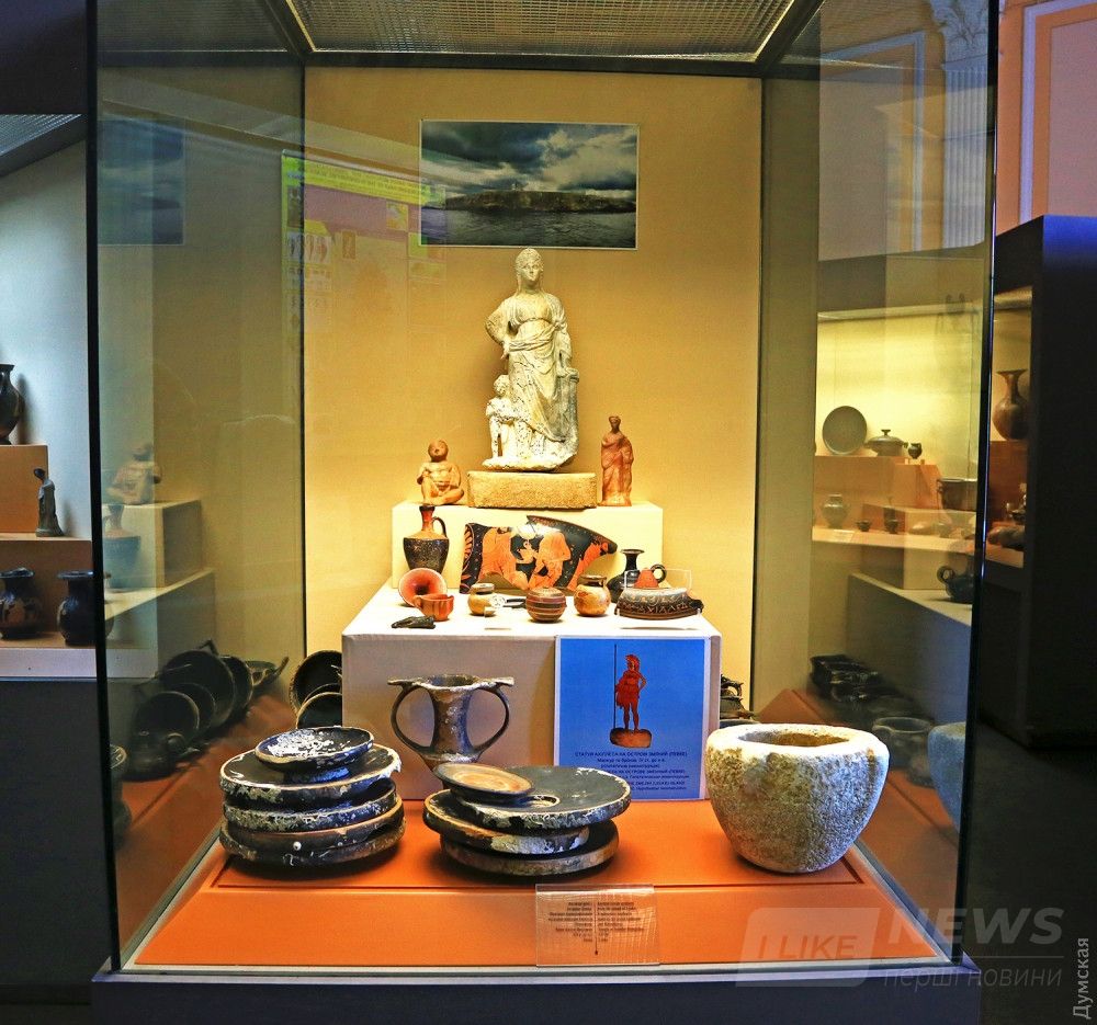 Экспозиция в Одесском археологическом музее, посвященная предметам, поднятым со "Змеиного Патрокла"