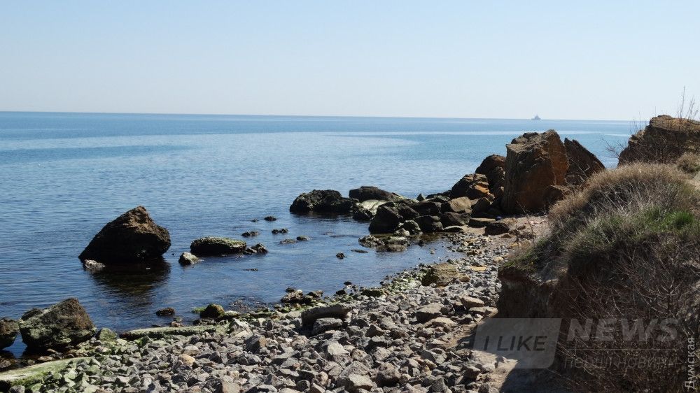 Дикий пляж за Дельфином