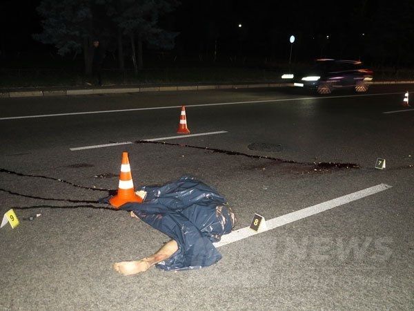 Ð£ ÐÐ¸ÑÐ²Ñ Ð¿ÑÑÐ¾ÑÑÐ´ Ð·Ð°Ð³Ð¸Ð½ÑÐ² Ð¿ÑÐ´ ÐºÐ¾Ð»ÐµÑÐ°Ð¼Ð¸ Ð¾Ð´ÑÐ°Ð·Ñ Ð´Ð²Ð¾Ñ Ð°Ð²ÑÑÐ²Ð¾Ðº