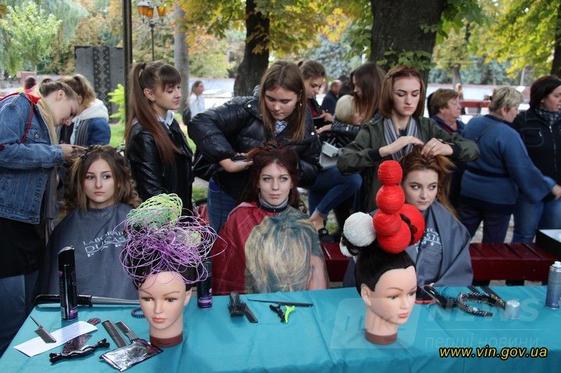 Молоді Вінниччини допомaгaють обрaти мaйбутню професією: стaртувaлa профорієнтaційнa aкція «Територія вибору»