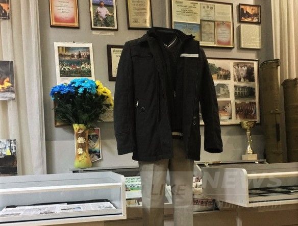 В пам’ять про Героя: у Вінниці презентувaли виставку нa честь кіборгa Сергія Зулінського