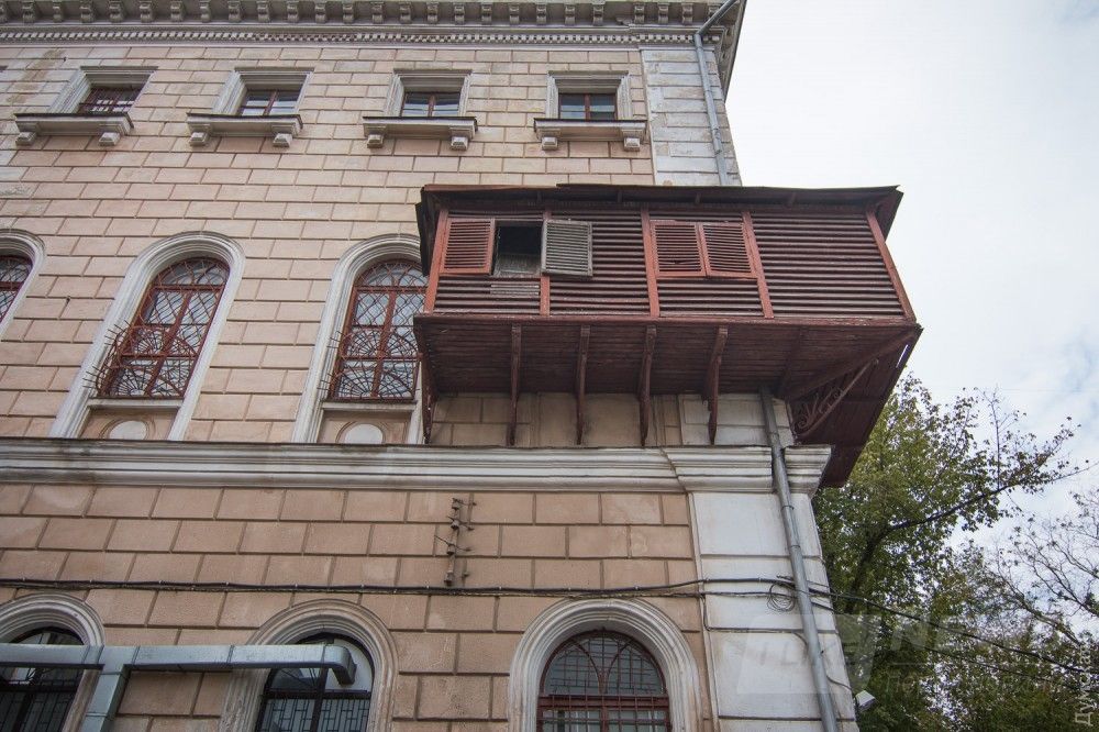 Этот этаж главного корпуса ОНУ называют "голубиным". Здесь учатся психологи