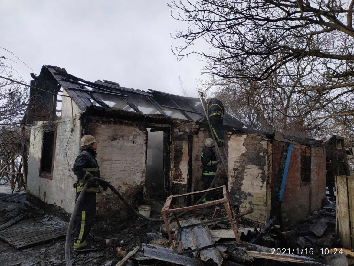 Вінницькі рятувальники знайшли труп на згарищі