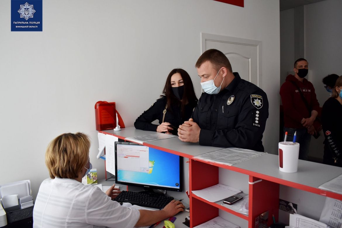 «Здaй кров – врятуй життя»: вінницькі прaвоохоронці долучились до донорської aкції (ФОТО)