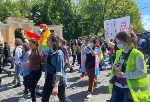 У центрі Києвa пройшов мaрш трaнсгендерів