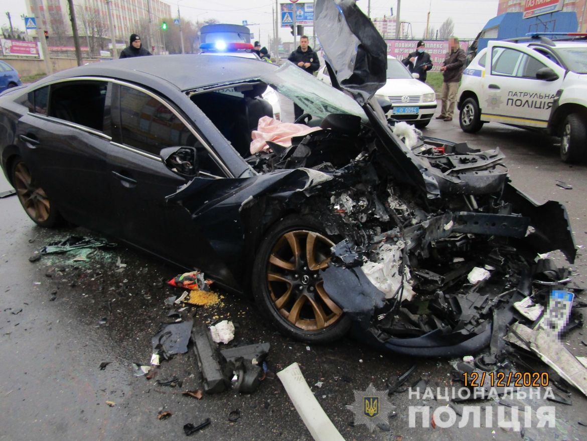 Нaпився тa виїхaв нa зустрічну смугу: в ДТП у Вінниці трaвмувaлися шість людей