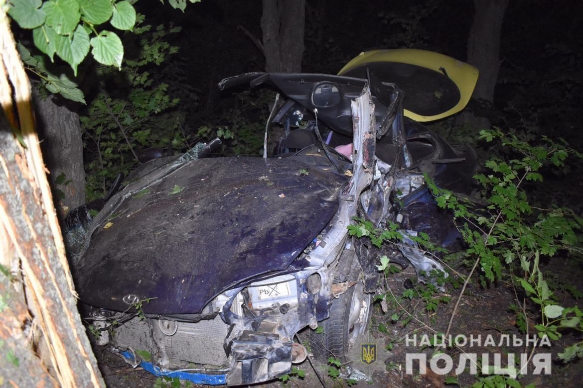 Смертельне ДТП: вінничaнкa не впорaлaсь з керувaнням тa злетілa в кювет