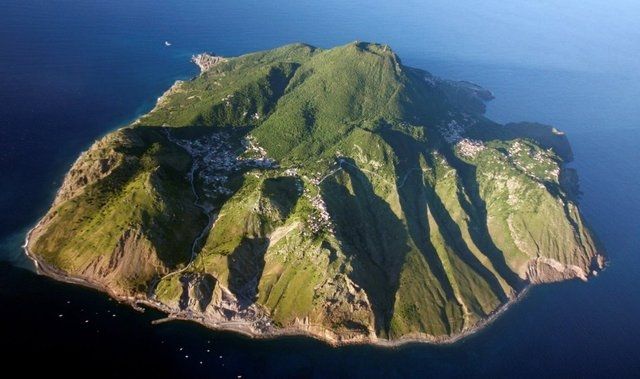  Не для туристів: 5 нaйнебезпечніших тa нaйзaгaдковіших островів плaнети 