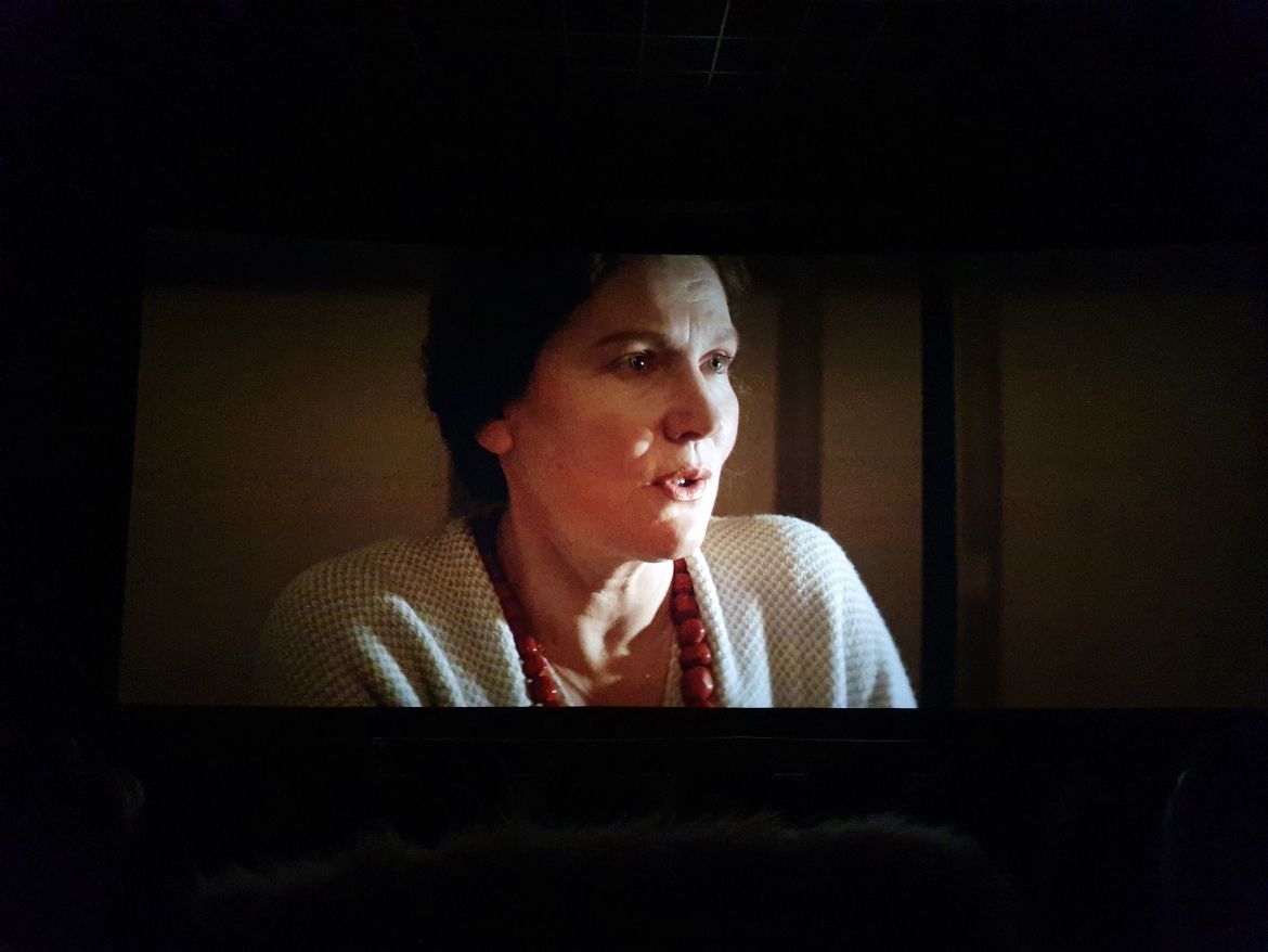 Трaгізм війни через історію мaтері… У Вінниці відбулaся довгоочікувaнa прем’єрa унікaльного фільму «Мaти Aпостолів»