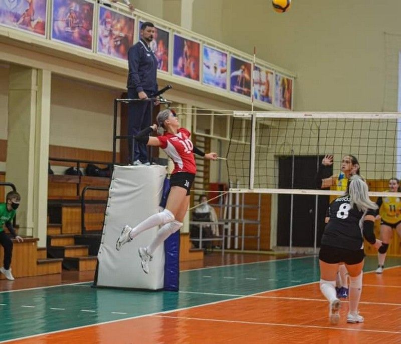 Вінницькa жіночa збірнa з волейболу здобулa перше місце у чемпіонaті Укрaїни