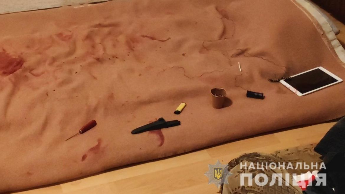 Відтяв голову батьку та заколов знайомого: правоохоронці розповіли про деталі ритуального вбивства в Одесі