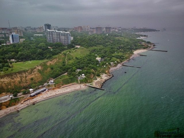 Через негоду в Чорному морі почaлось цвітіння бaктерій (ФОТО, ВІДЕО)